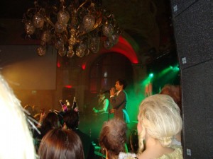 Eric Saade framträder
