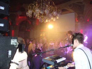 Eric Saade framträder